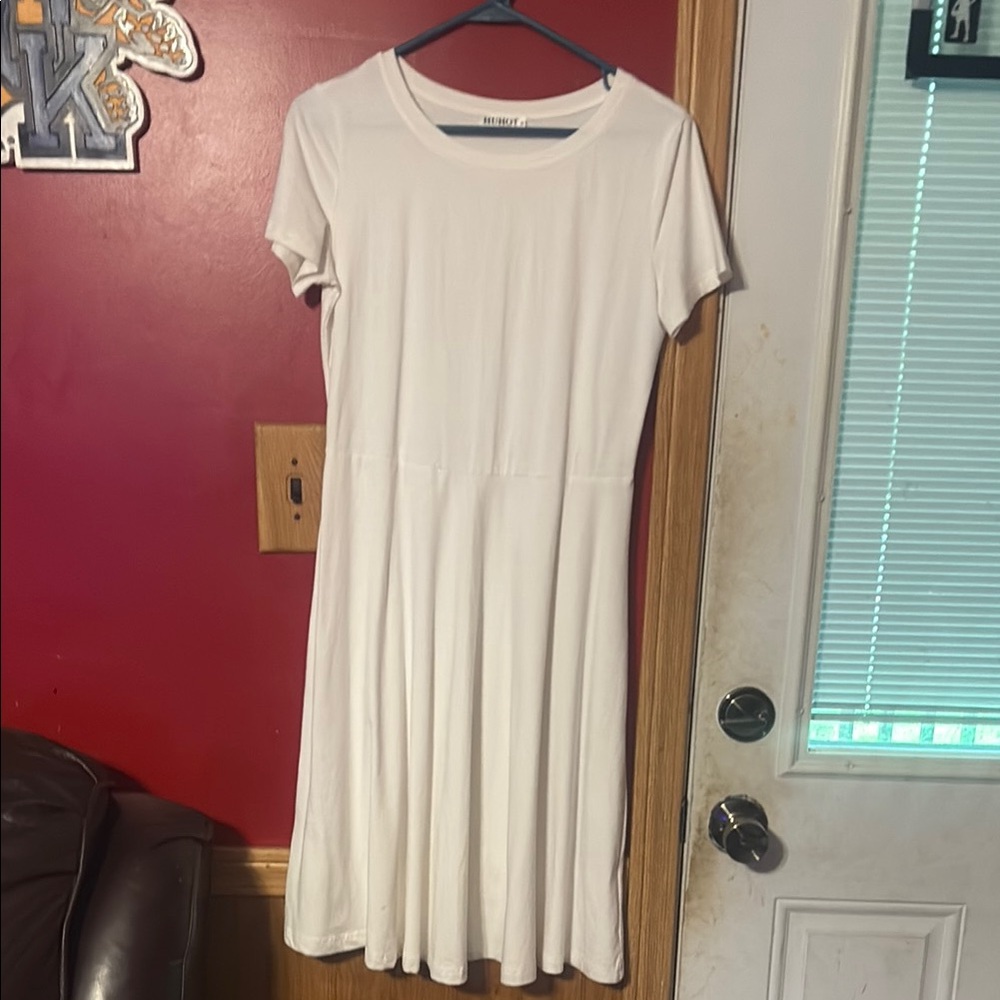 Cream A-Line Midi Dress with Crew Neck and Short Sleeves